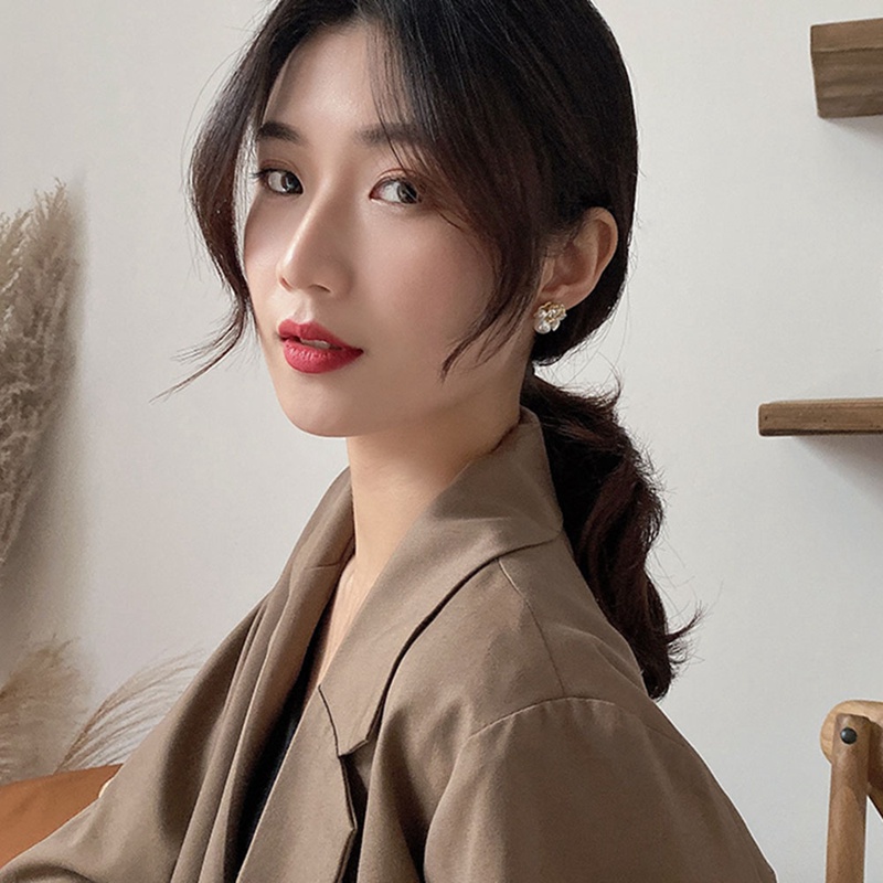 Fancyqube Anting Klip Tanpa Tindik Desain Bunga Hias Kristal Mutiara Imitasi Gaya Korea Untuk Wanita