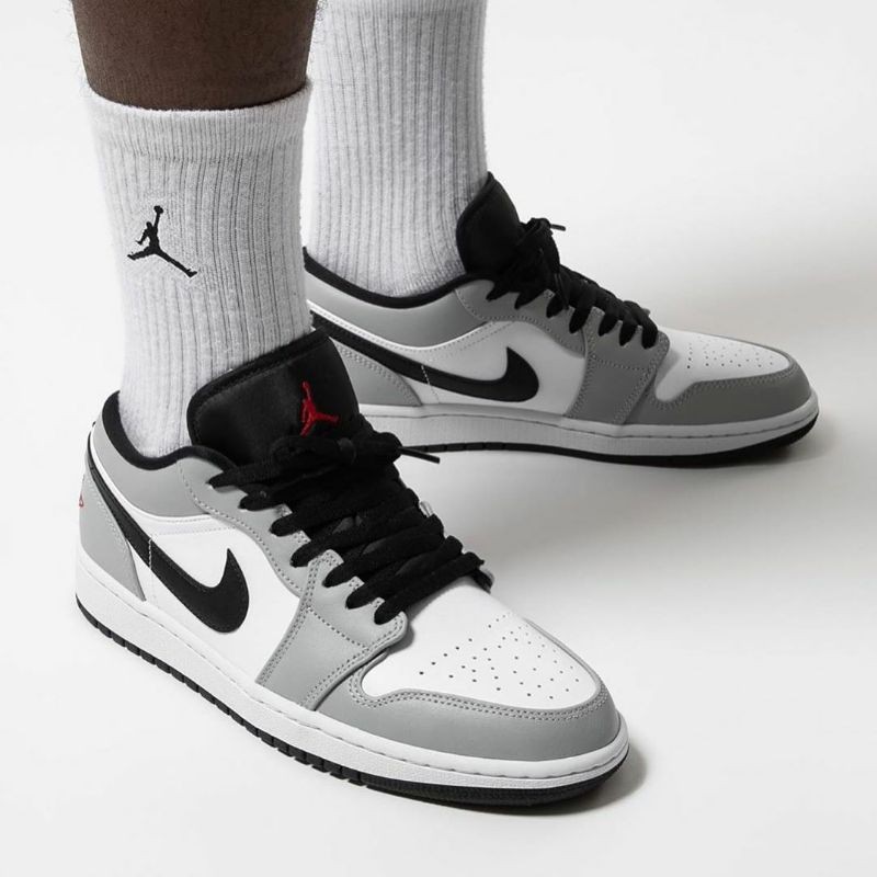 aj 1 light smoke grey low