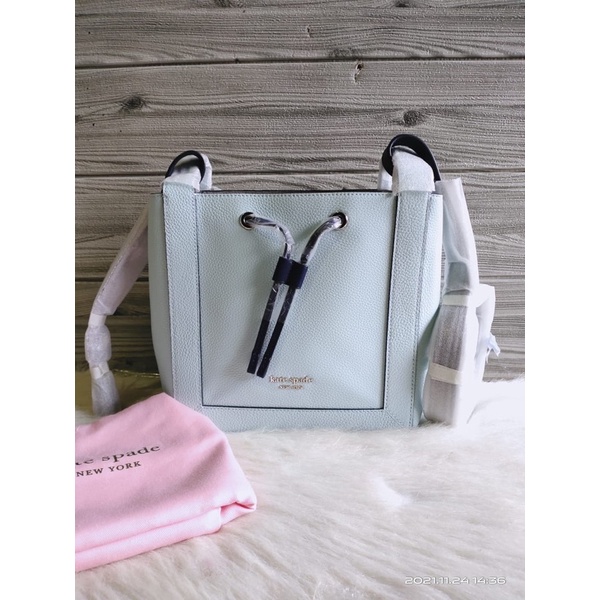 tas slempang Tas wanita kate spade small bucket bag grab blue glow multi