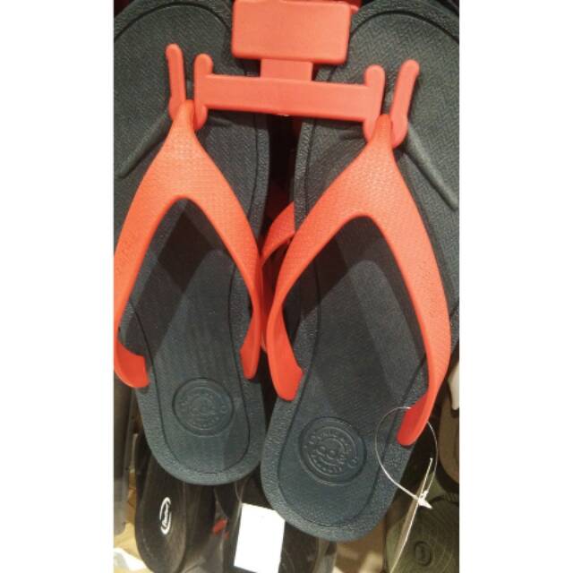 Sandal Jepit Pria Merk Fladeo, sangat nyaman dipakainya, simple, original produk,size 39,40,41,43,44