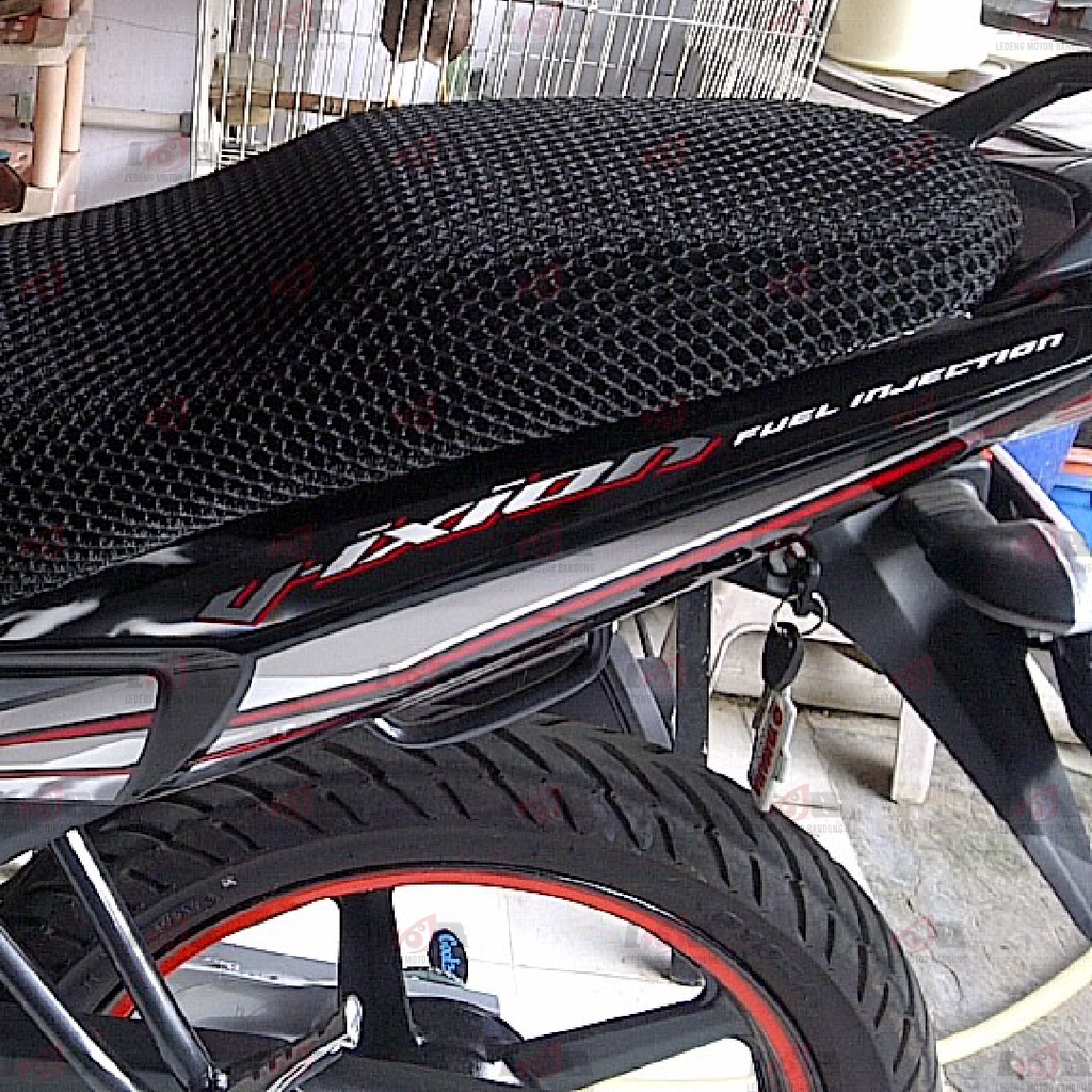 Sarung Jok Motor Jaring Anti Panas Cover Tebal Kuat Hitam