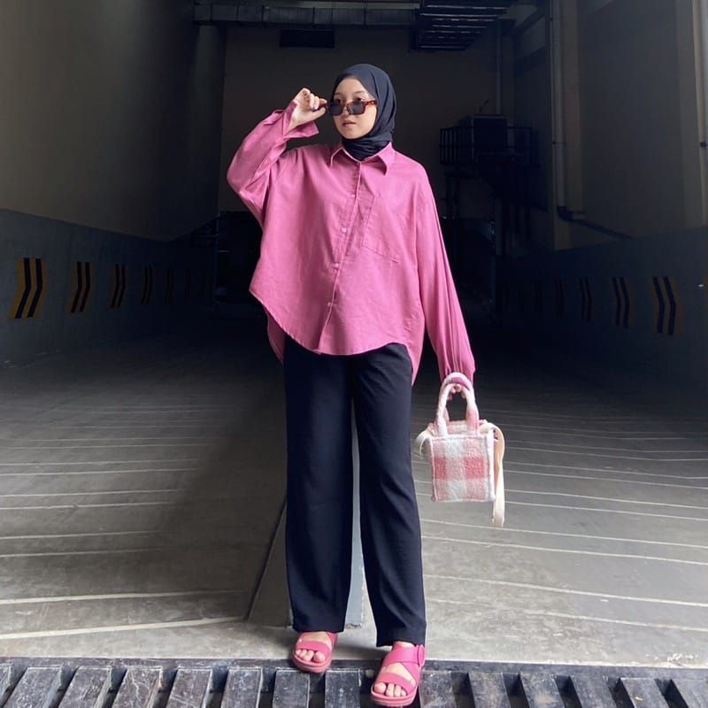 KEMEJA LENGAN PANJANG//LEA SHIRT KEMEJA OVERSIZED// Misty Long Shirt Kemeja Wanita-Fuschia