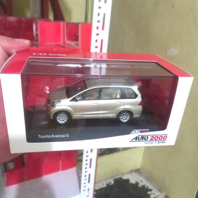 diecast mobil toyota avanza auto2000 1:43