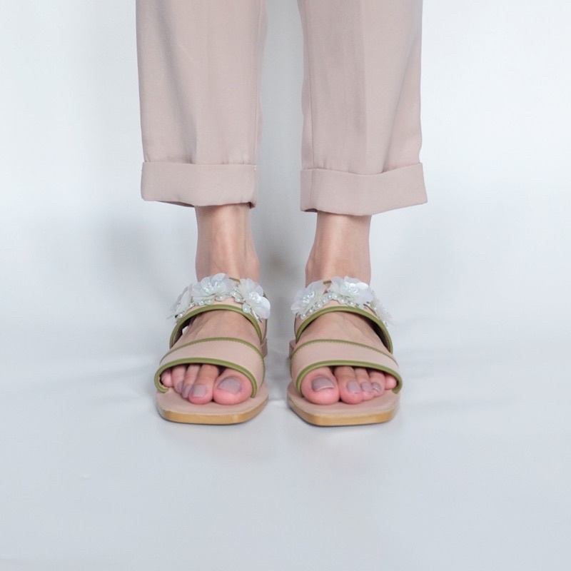 NEW Pvra duvva nude aloevera