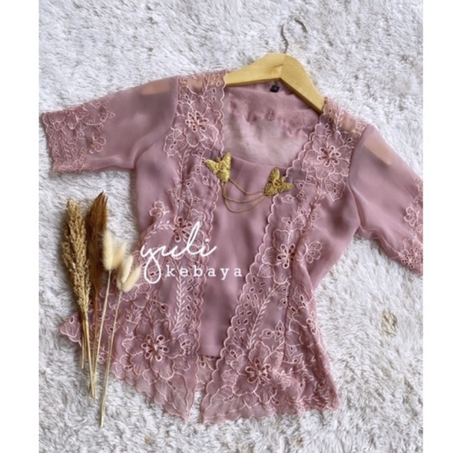 Kebaya Bali Bordir Jadi Premium kutubaru lengan pendek | Yulikebayabali