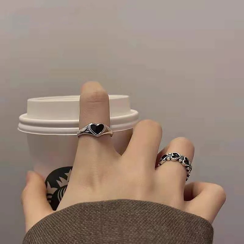 Cincin Model Terbuka Adjustable Desain Hati Gaya Retro Untuk Wanita