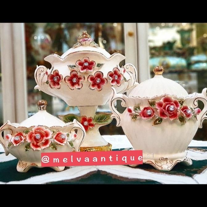 Pajangan Keramik / Keramik Capodimonte / Hiasan Lemari /Toples Keramik