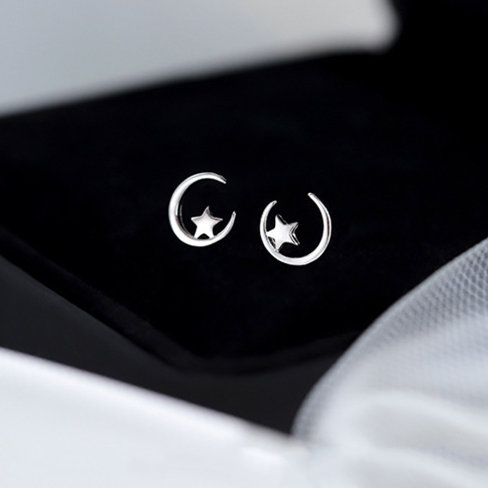 Anting Stud Bentuk Bulan Bintang Mini Warna Silver Bahan Tembaga Untuk Wanita