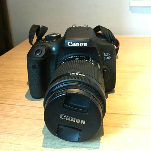Camera Canon EOS 750D Kit