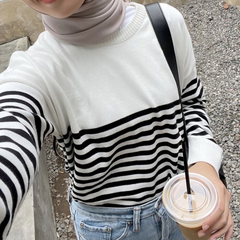 Outerres - AERI KNIT TOP | Atasan Sweater Pita Coquette Stripe