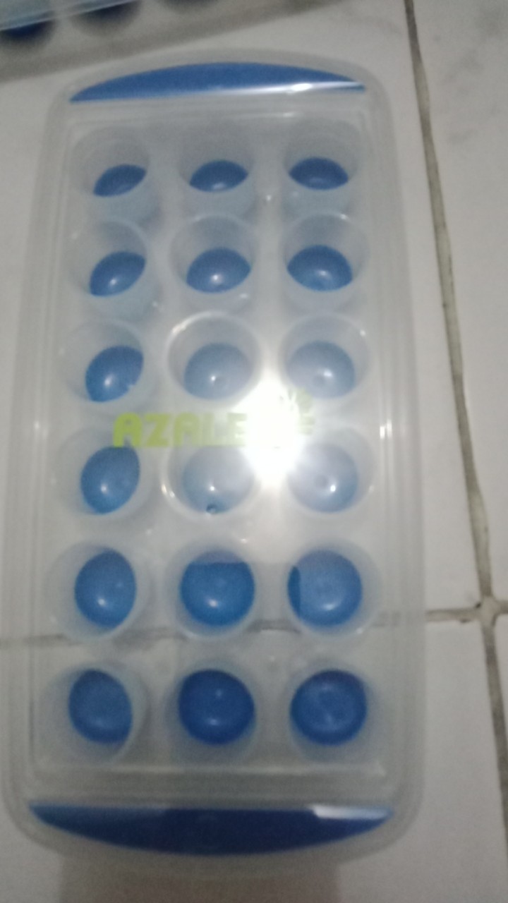 Azalea Ice Tray Round