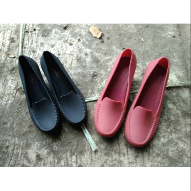 Sepatu Glanzton dove wedges