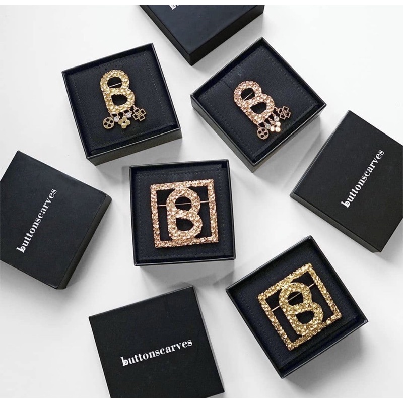 Brooch Buttonscraves