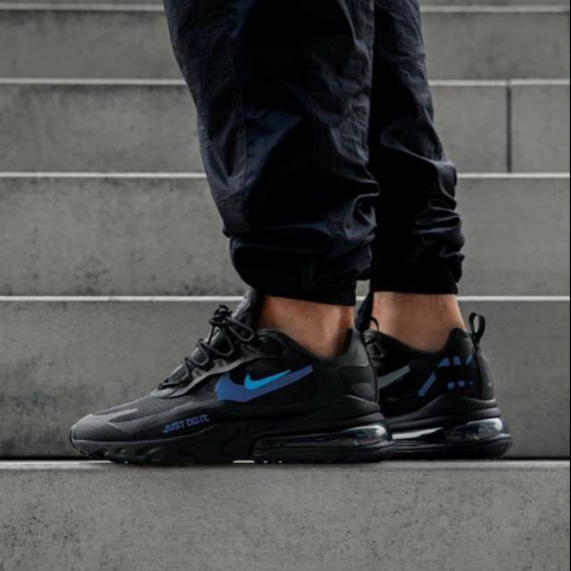 270 react black and blue