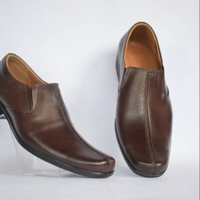 Sepatu kulit asli Garut