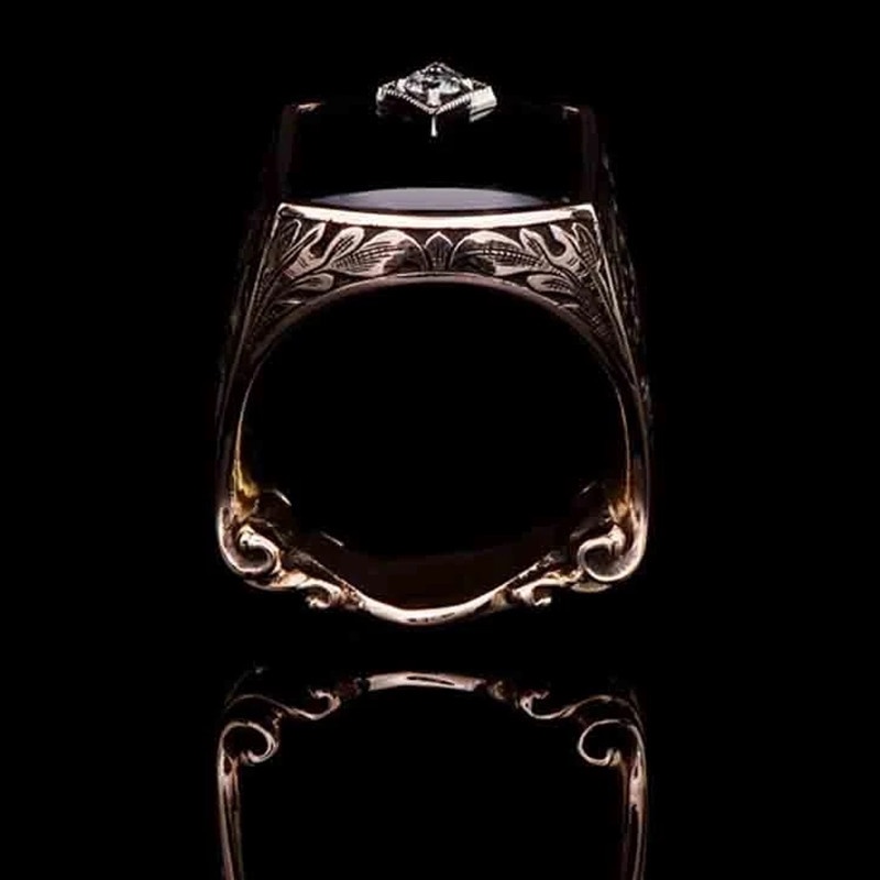 Dod Cincin Retro Bahan Metal Motif Ukir Dengan Batu Hitam Untuk Pria