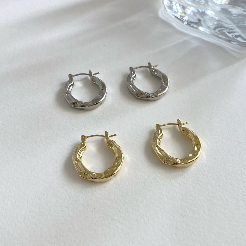 Anting Bulat Bahan Metal Gaya Trendy / Simple Untuk Wanita