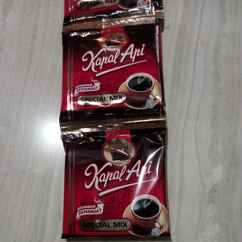 

Kopi Kapal Api spesial Mix plus gula 24gr per pcs