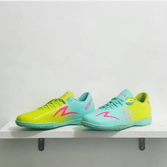 SPECS ACCELERATOR EXOCET IN V8 LEGEND SERIES GEM BLUE/ZEST GREEN