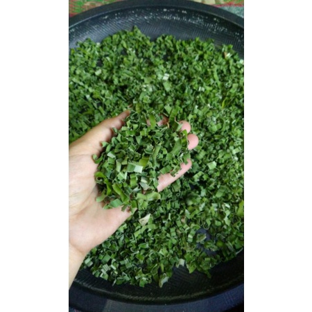 

DRIED PANDANUS/PANDAN KERING ( Pandan wangi iris halus kemasan 1kg)