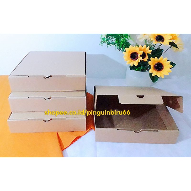 

BEST PRICE DUS CLOTHES DUS HIJAB 20 X 20 X 5 cm Ready stock banyak.