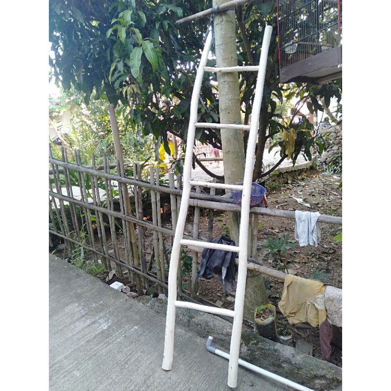 tangga kayu dekorasi