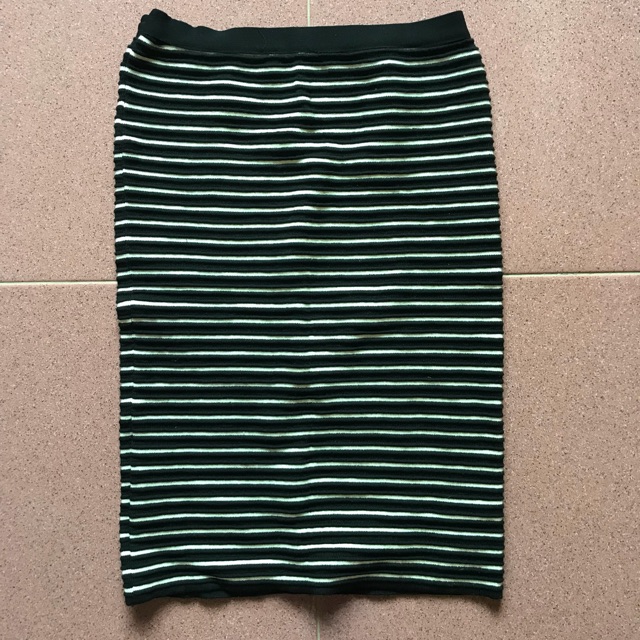 Rok sepan garis garis