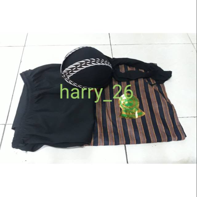 Surjan Lurik + Celana Hitam Panjang + Blangkon Samurai Jogja  Putih Sliwir