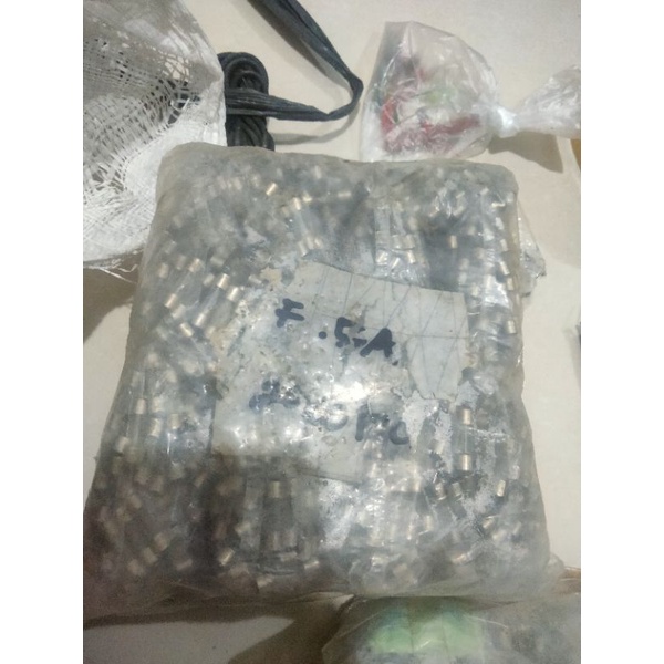 sekring fuse per 100 gram sisa produksi tv mini compo dll PT ternama