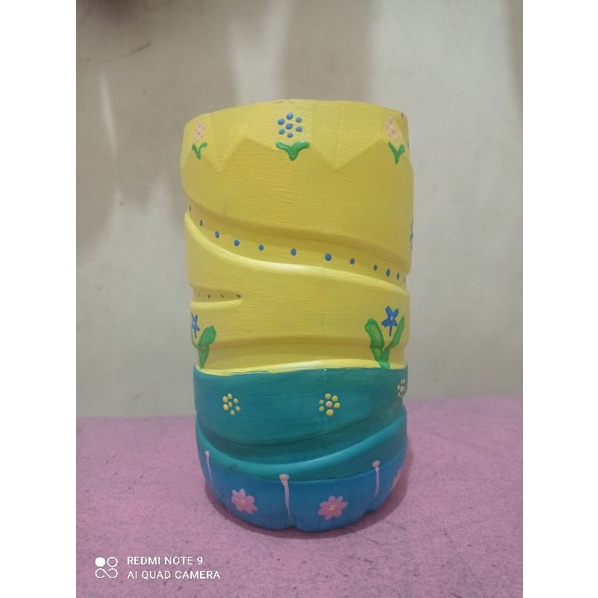 vas bunga dari botol bekas
