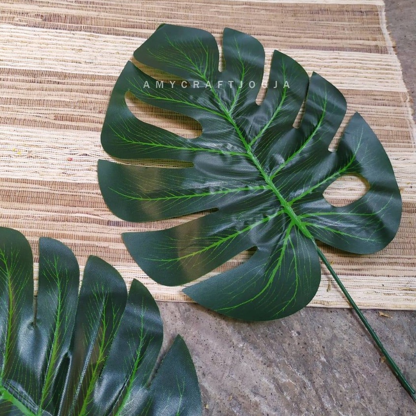 Daun Monstera Berlubang/Janda Bolong Artificial/Daun Monstera Artificial/Daun Janda Bolong Viral