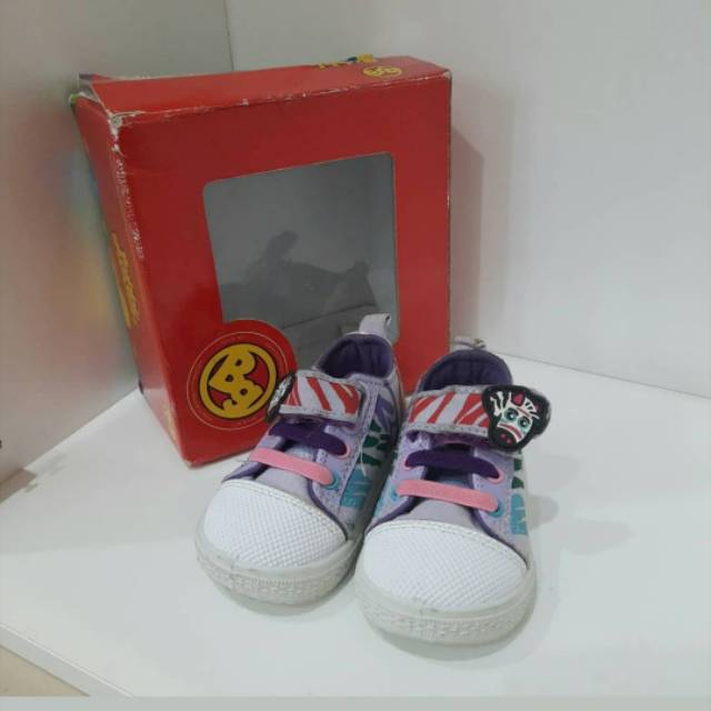 Sepatu bubble gum preloved sepatu anak cantik lucu sepatu bata preloved