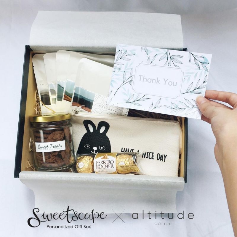 

Gift Box Package 41- Paket Hampers 41- Kado Graduation-Ultah