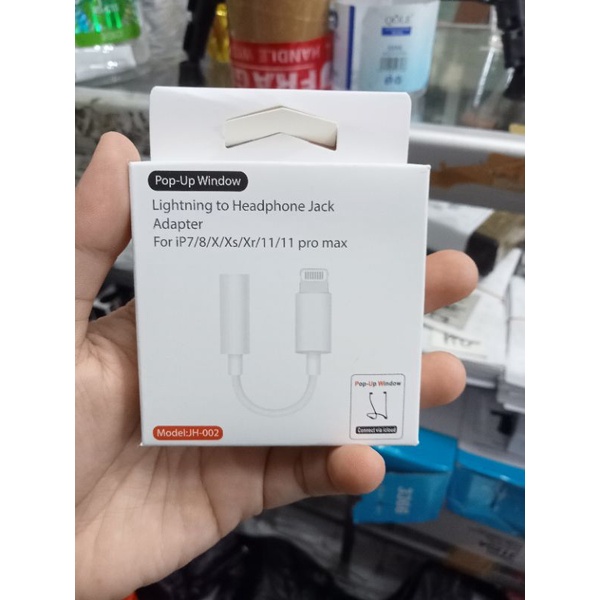 LIGHTNING TO HEADPHONE JACK ADAPTER