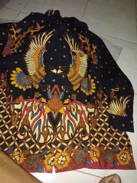 Batik Solo Pria Modern. Batik Solo Pria Lengan Panjang Murah. Batik Solo Model Terbaru.