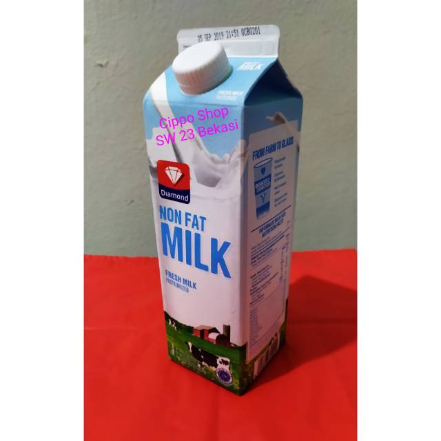 

Diamond Fresh Milk NON FAT 946ml, TANPA LEMAK