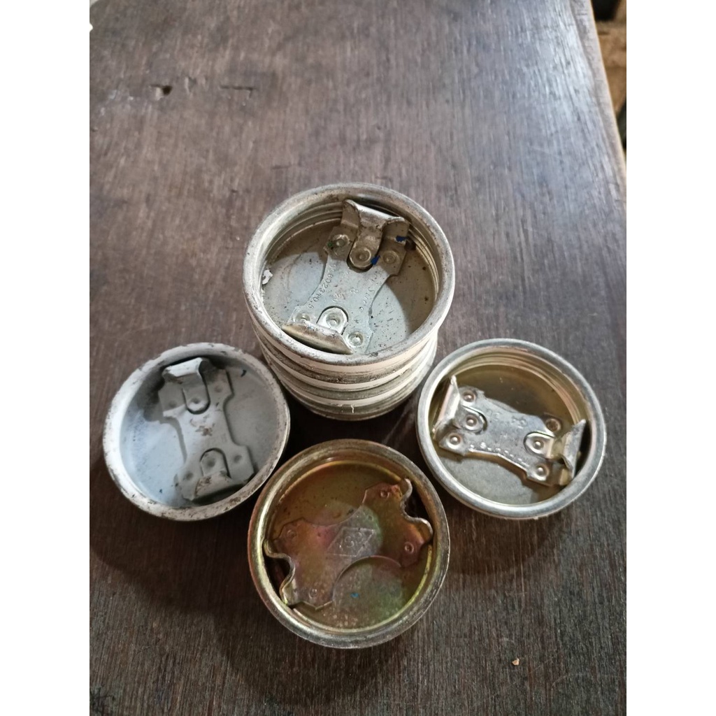 Tutup Drum dari Besi Ulir