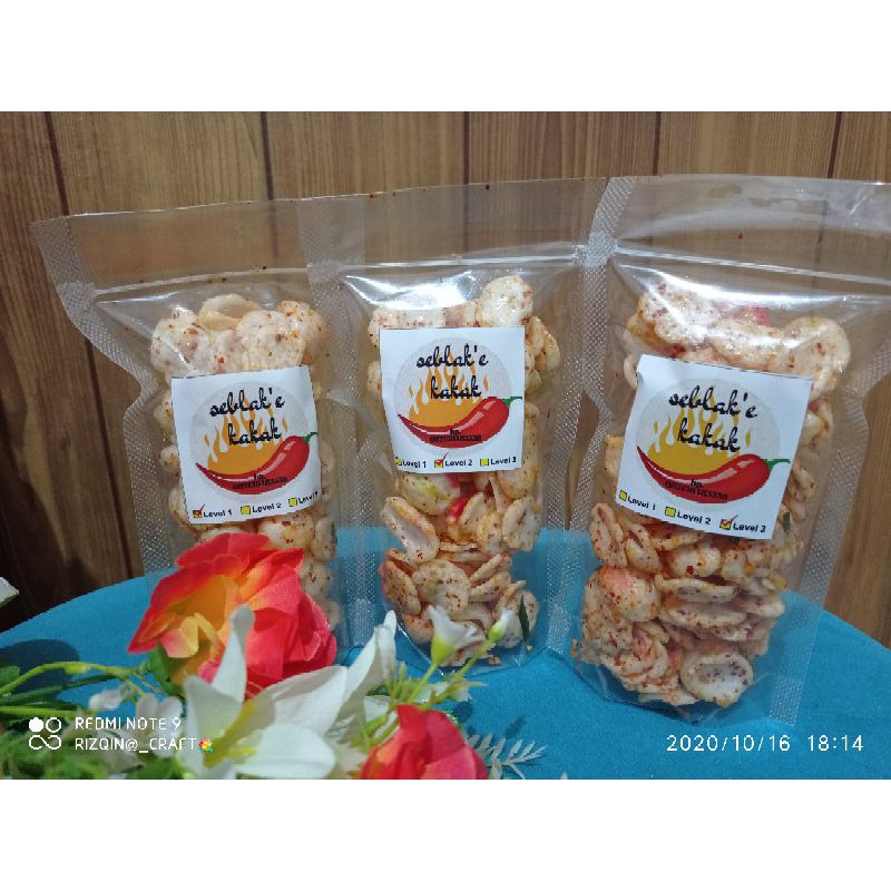 

krupuk seblak renyah empuk gurih pedasnya nendang