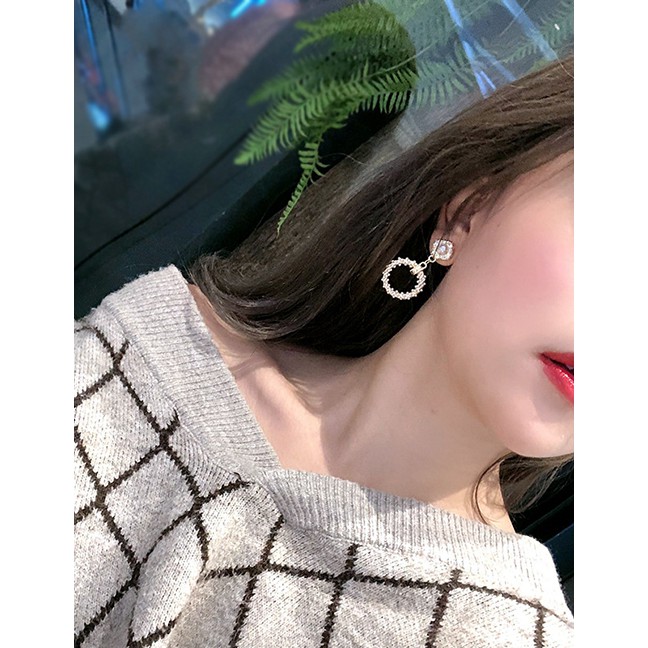 LRC Anting tusuk Fashion Golden Circle Pearl Cutout Earrings D80668