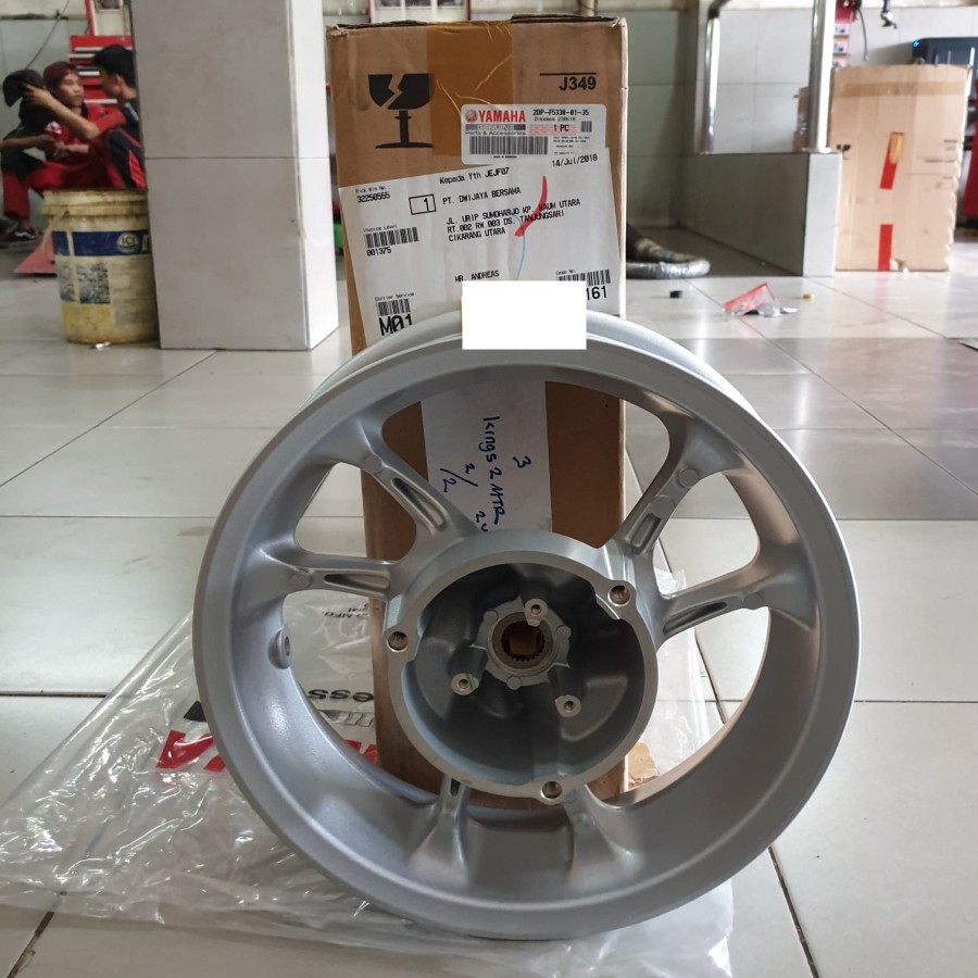 velg belakang nmax yamaha