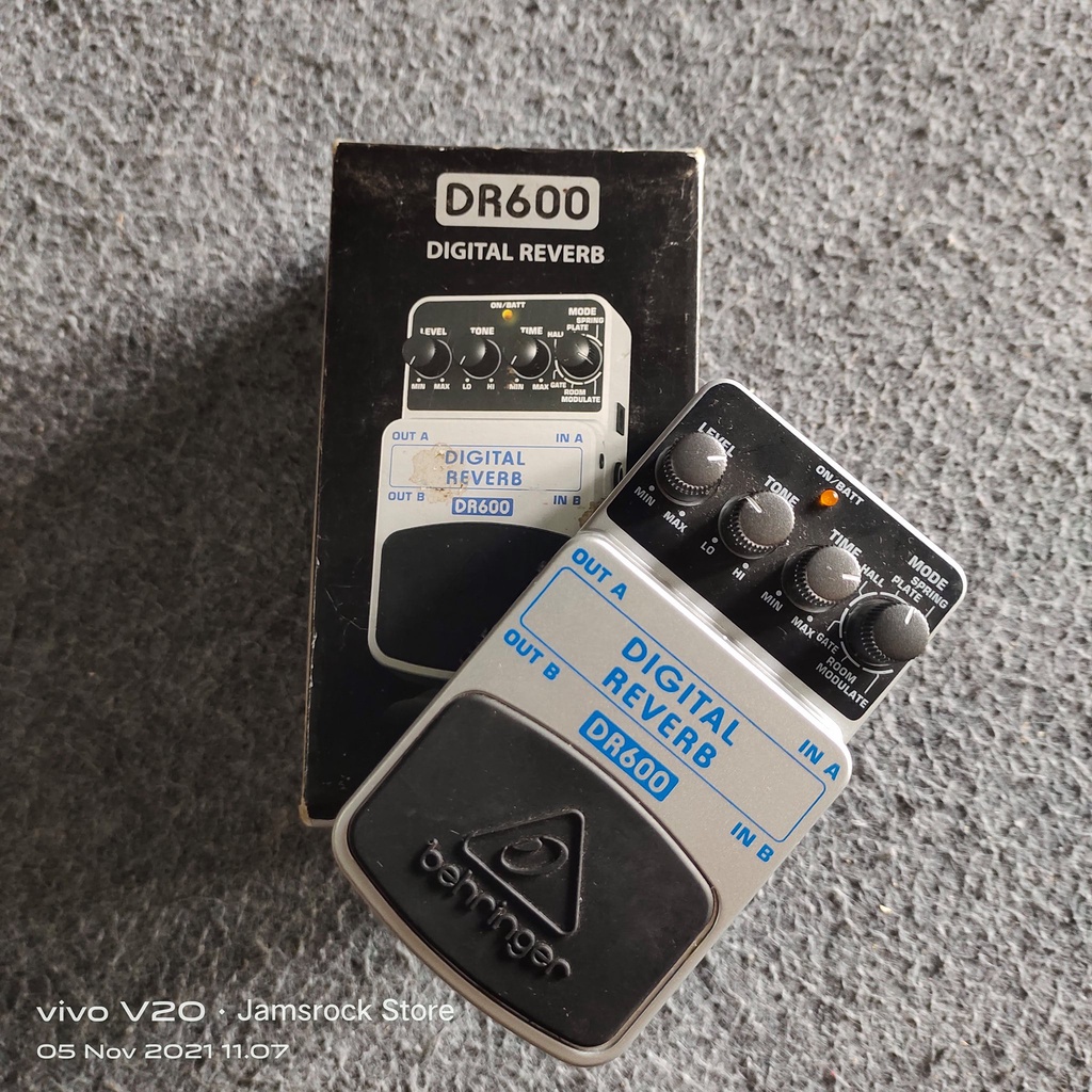 Efek Gitar Behringer Digital Reverb DR600