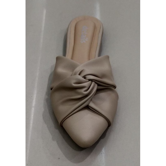 sandal wanita details