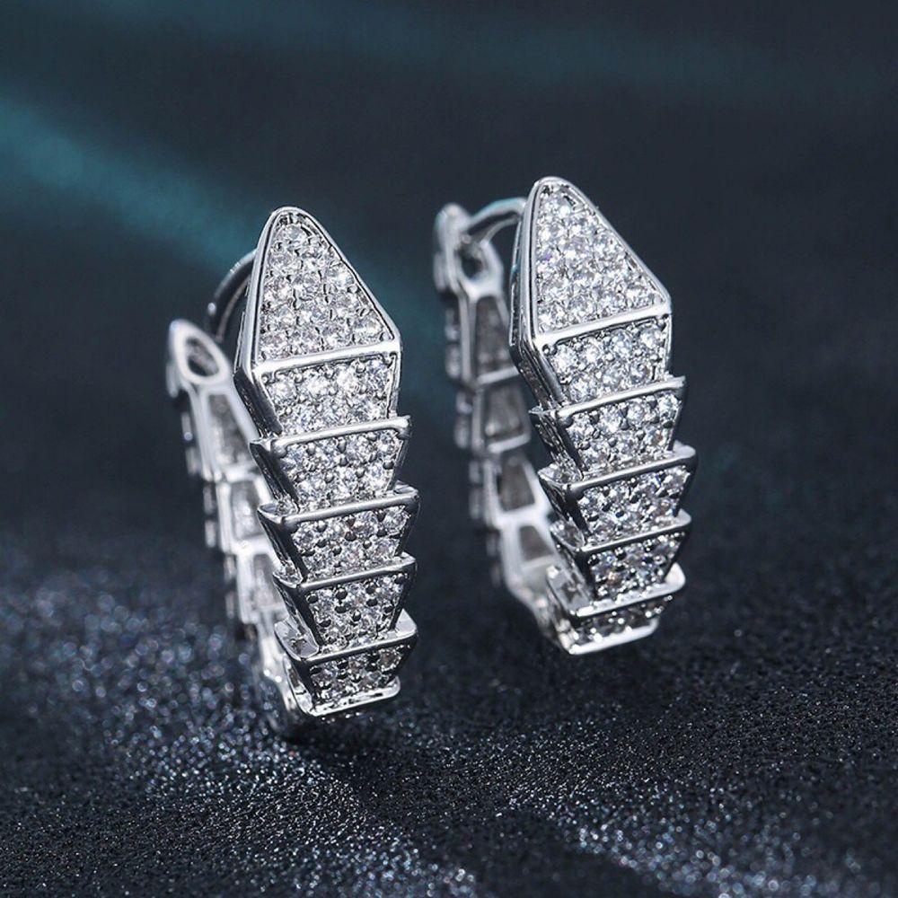 [Elegan] Anting Gaya Korea Kreatif Retro Elegan Shinny Trend Temperamen Anting Ular