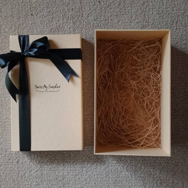 

Kotak kado 15x25x10 || BOX KADO/ BIRTHDAY / WEDDING / HAMPERS / BOX AESTETIK