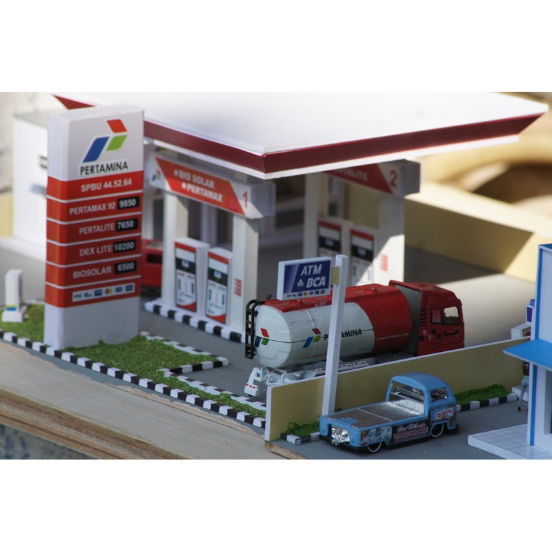 Diorama SPBU skala 64 2 Slot