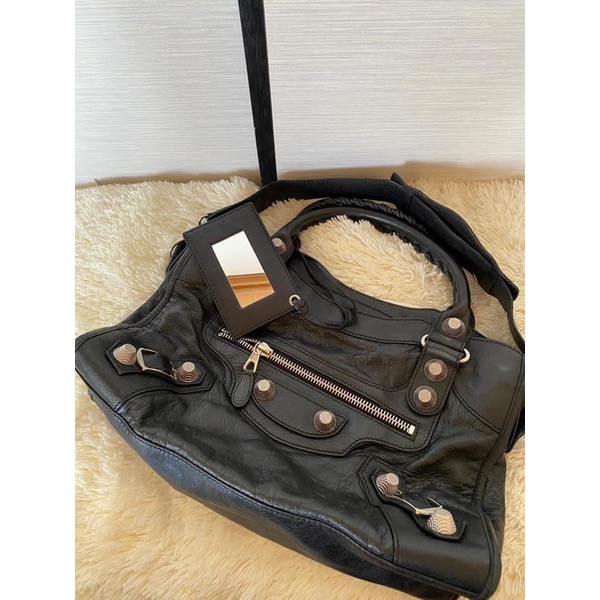 preloved balenciaga agneu giant city black