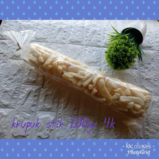 

Krupuk stik bawang renyah