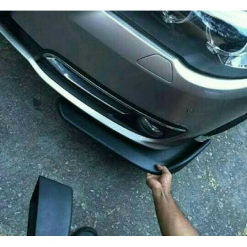 Winglet variasi bemper depan Toyota Yaris