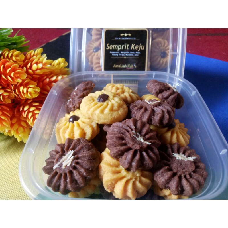 

kue kering semprit keju