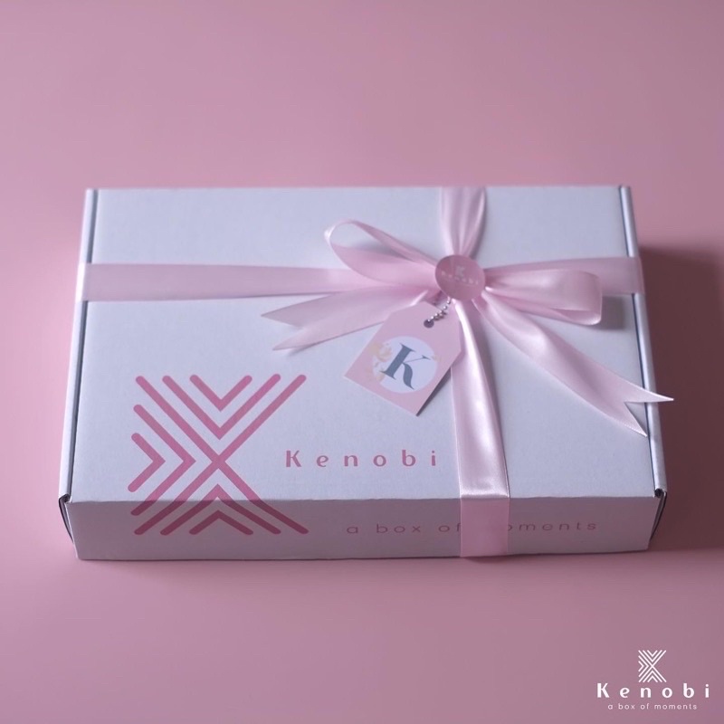 [[ T w i n z y - Box ]] Kado Bayi Kembar | Baby Hampers | Kado Lahiran | Hampers Bayi Newborn | Gift Box Baju / Jumper / Topi / Sepatu / Slabber / Kaos Kaki / Handuk Bayi [[ Kenobi Box ]]